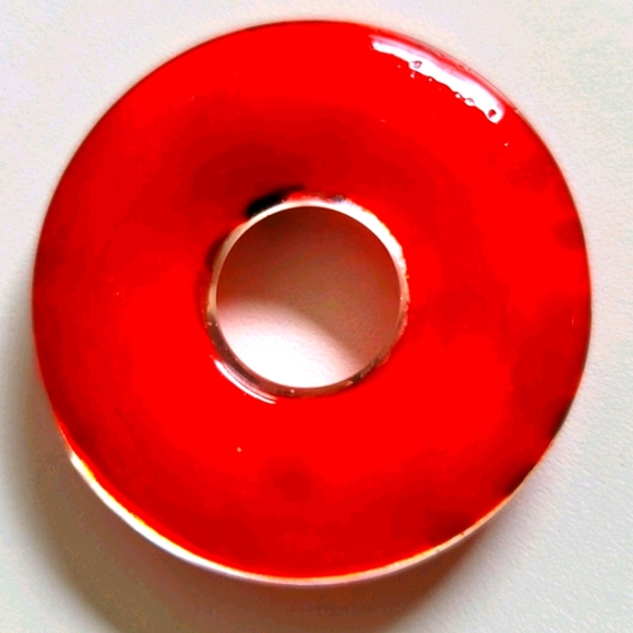 Large Glass Red Round Pendant 3D Effect Hole In Middle Gold Black White Designs - Picture 2 of 4